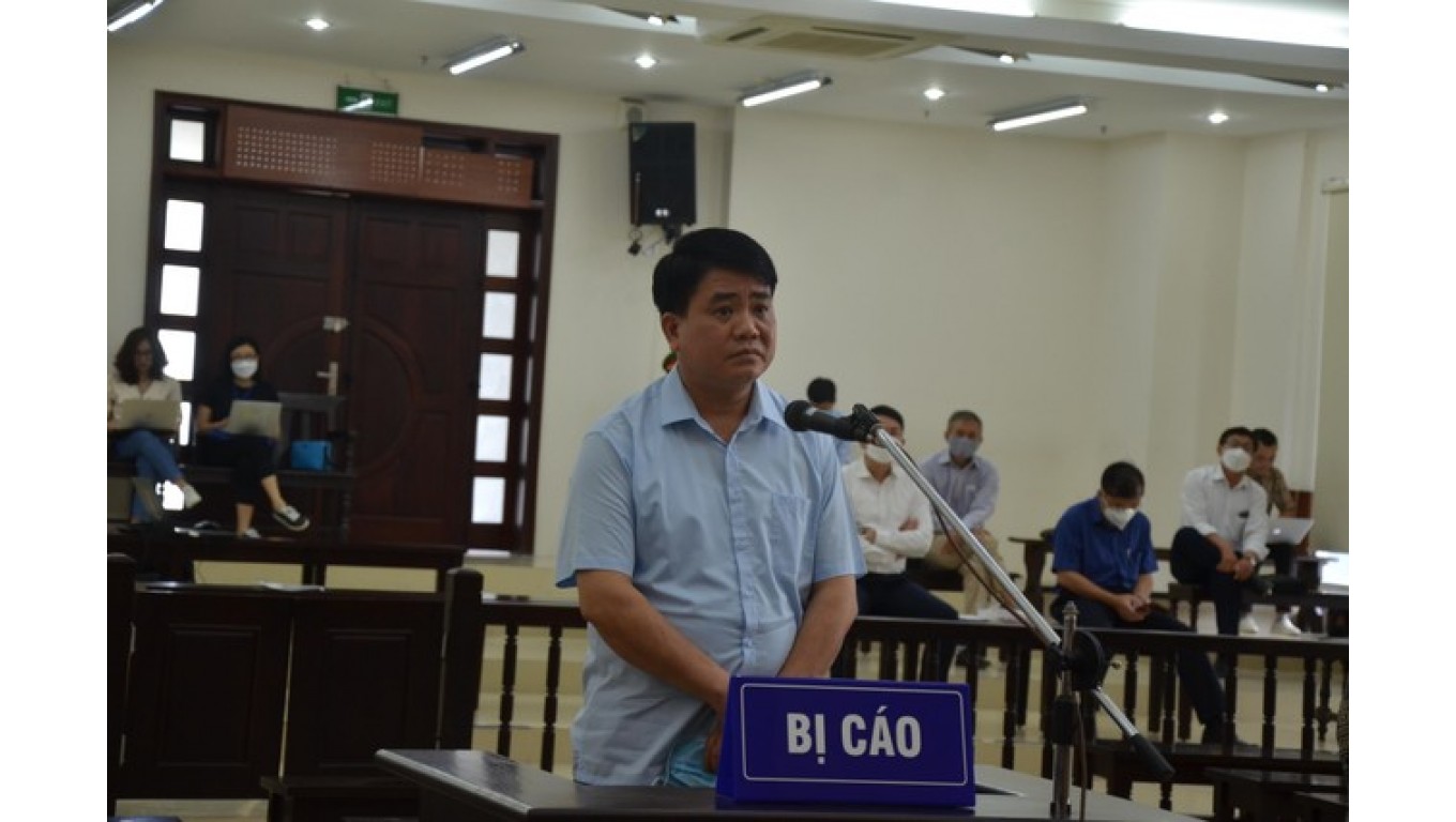 Ông Nguyễn Đức Chung lĩnh án 12 năm tù giam từ 3 vụ án